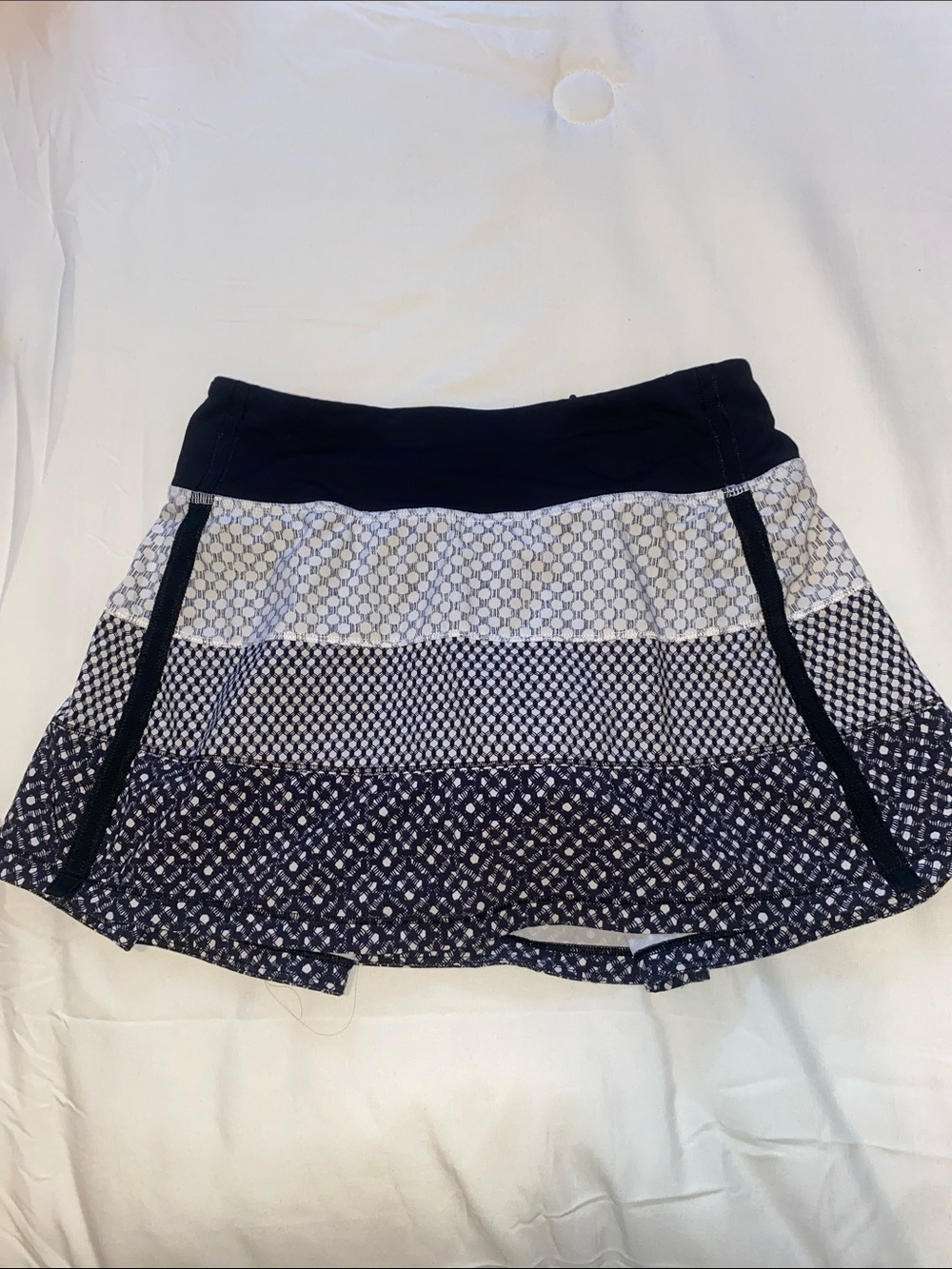 Lululemon Women’s Skort gently used sz 2